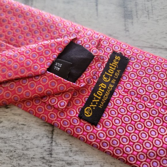 Oxxford Clothes Pink and Purple Geometric Print Silk Tie 61" x 3.25" - Picture 5 of 9